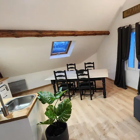 Le 6eme Ciel De Gutenberg - Climatise Apartman